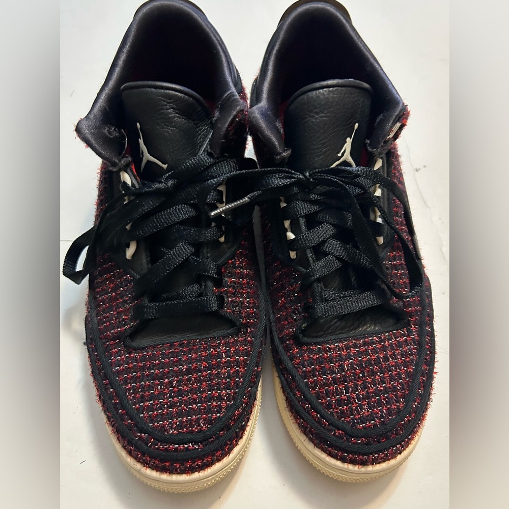 Women's Anna Wintour X Air Jordan 3
Retro sz 7.5